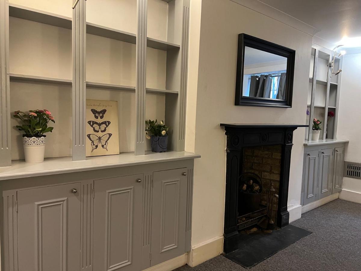 Apartament Entire 2-bedroom Flat In Camden