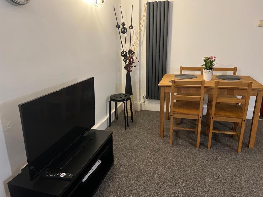 Entire 2-bedroom Flat In Camden Londra